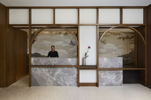 Kimpton Saint George by IHG, Interior entrance