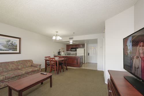 Parc Corniche Condominium Suite Hotel, Room