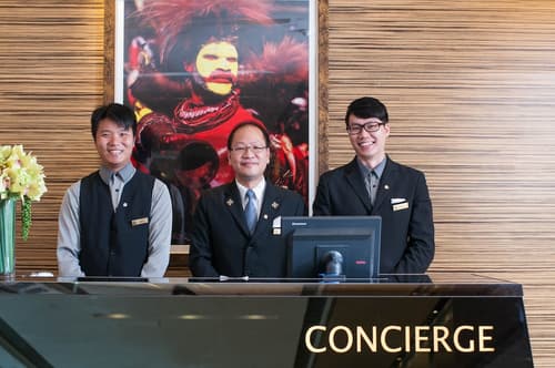 Park Hotel Hong Kong, Concierge desk