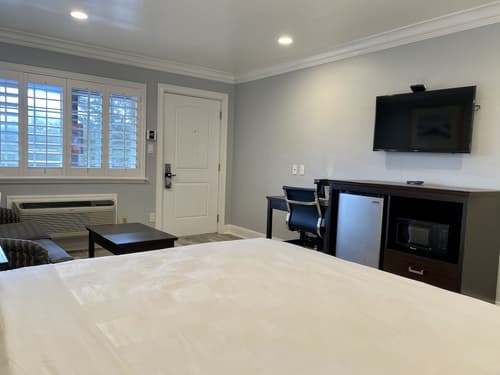 Aura Inn Monterey, Room