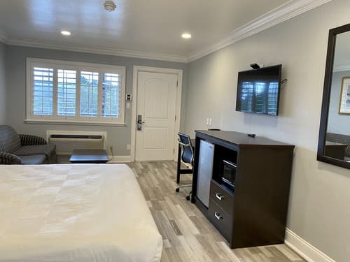 Aura Inn Monterey, Room