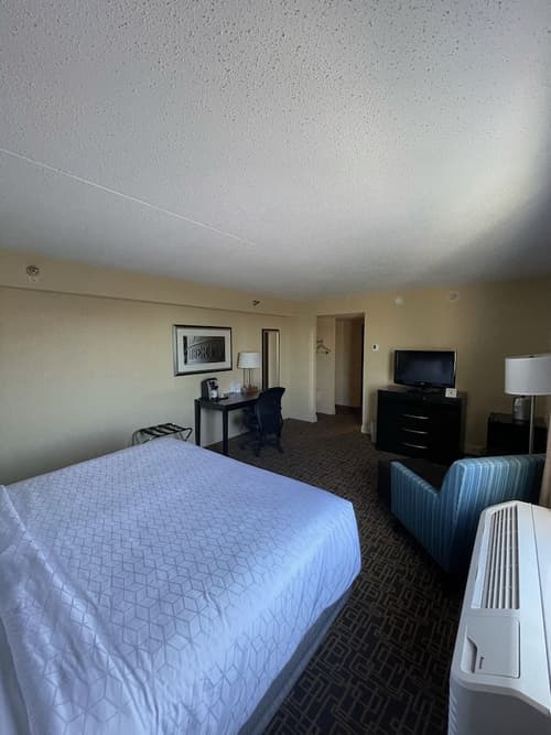Holiday Inn Express Philadelphia - Penns Landing by IHG, Room