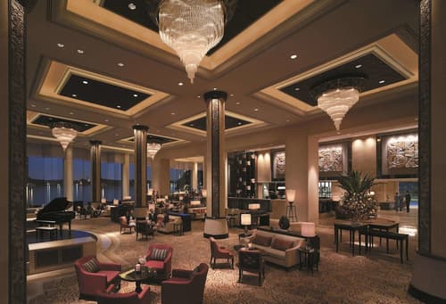 Shangri-La Bangkok, Lobby lounge