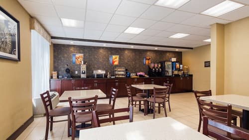 Best Western Springfield West Inn, Breakfast area