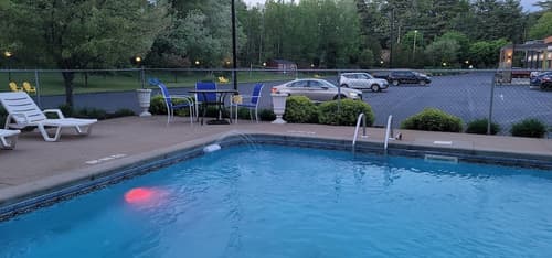Wingate by Wyndham Lake George, Pool