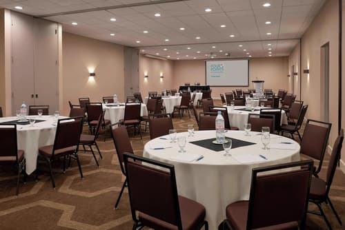Four Points by Sheraton Toronto Airport, Meeting facility