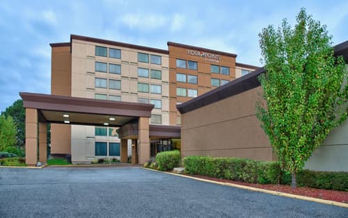 Four Points by Sheraton Toronto Airport, Exterior