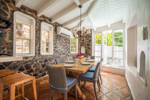 Windjammer Landing Resort and Residences, In-room dining