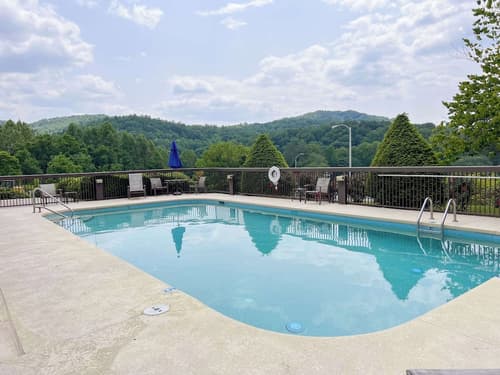 Cherokee Inn, Pool
