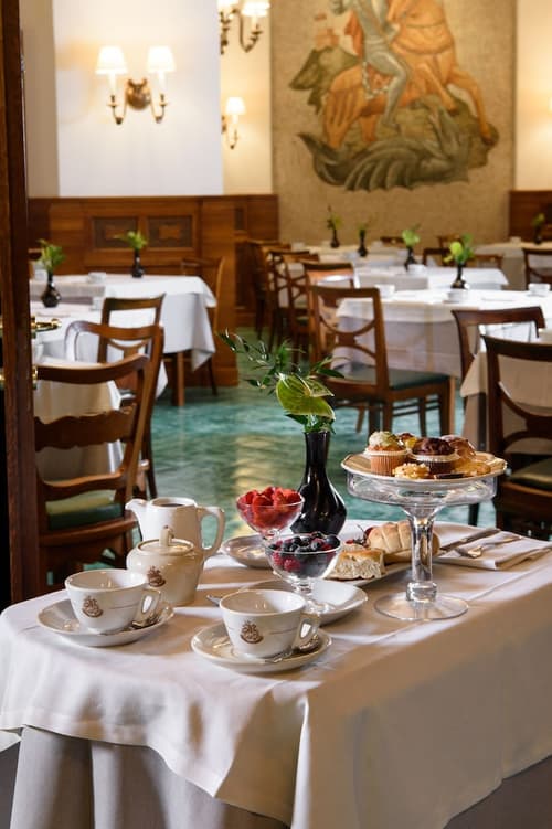 Bettoja Atlantico Hotel, Room service - dining