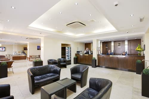 Queens Park Hotel, Lobby
