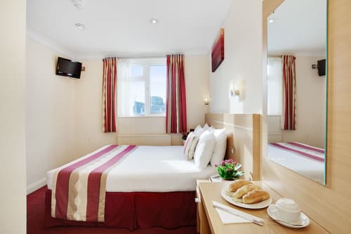 Queens Park Hotel, Room