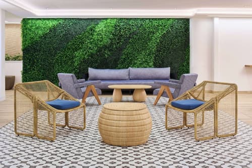 OUTRIGGER Waikiki Paradise Hotel, Lobby