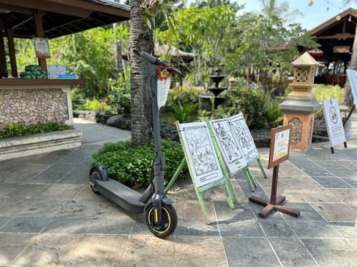 The Jayakarta Lombok Hotel & Spa, Scooter/moped