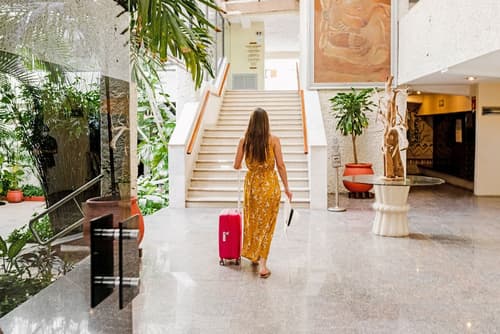 Hotel Los Aluxes, Reception