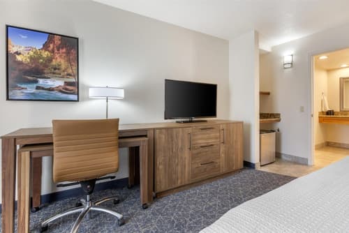 Best Western Plus A Wayfarer's Inn And Suites, Room