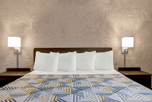 Motel 6 Elk Grove Village, IL - O'Hare, Room