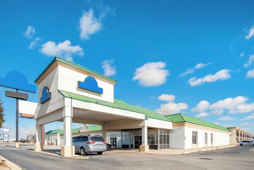 OYO Hotel Oklahoma City South I-35 and SE 29th, Primary image