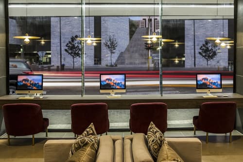 Avani Windhoek Hotel & Casino, Lobby lounge