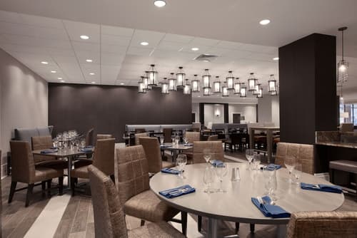 Wyndham Philadelphia Historic District, Dining