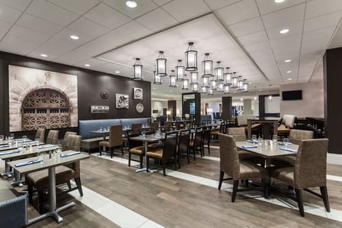 Wyndham Philadelphia Historic District, Dining