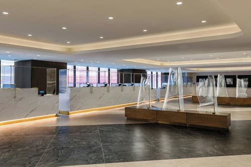 New York Marriott Marquis, Reception