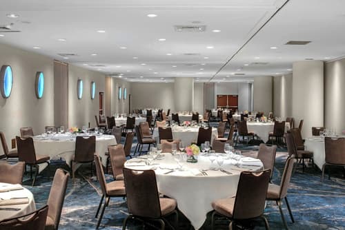 New York Marriott Marquis, Reception