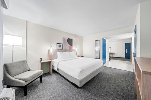 Spark by Hilton Orlando near Universal, Room