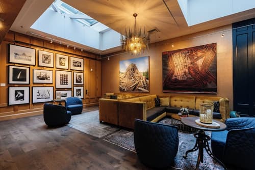 Hotel Lucia, Primary image