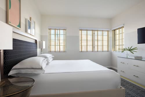 Kimpton Surfcomber Hotel by IHG, Room