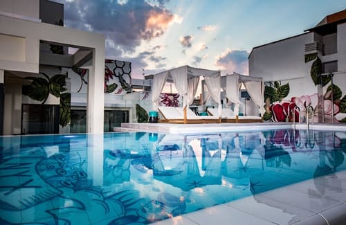 NYX Hotel Madrid by Leonardo Hotels, Rooftop pool