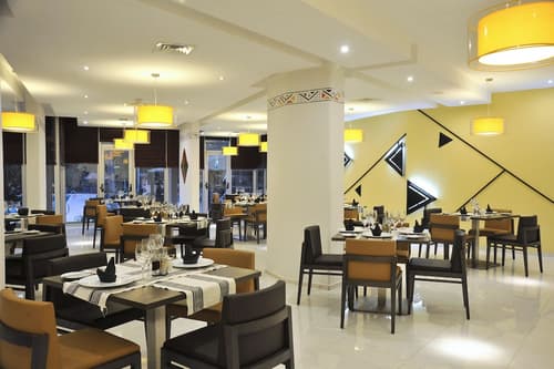 Sopatel Silmande, Restaurant