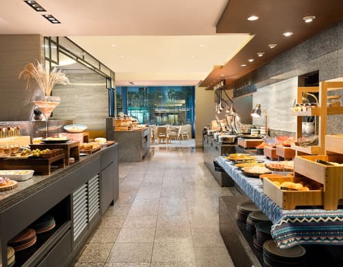 ANA Crowne Plaza Osaka by IHG, Restaurant