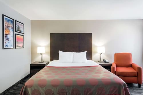 Ramada by Wyndham Monterey, Room