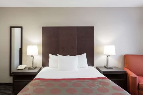 Ramada by Wyndham Monterey, Room