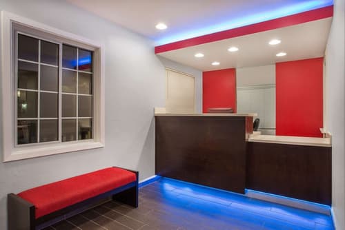 Ramada by Wyndham Monterey, Lobby