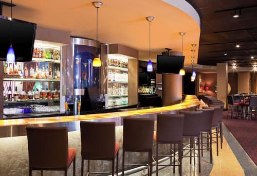 Courtland Grand Hotel, Trademark Collection by Wyndham, Bar (on property)