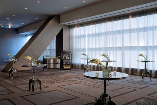 Toronto Marriott City Centre Hotel, Reception