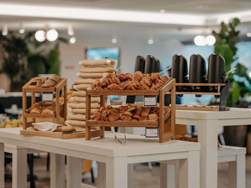 Novotel Paris Centre Tour Eiffel, Miscellaneous