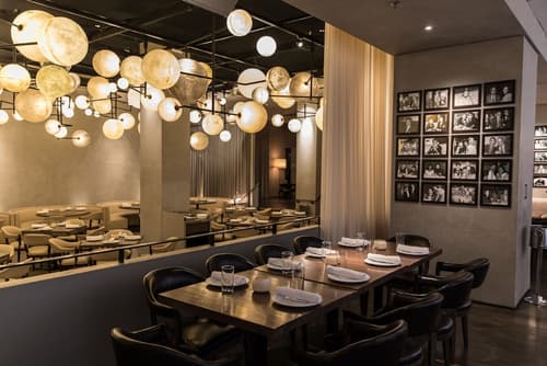 The Chicago Hotel Collection Ambassador Gold Coast, Dining