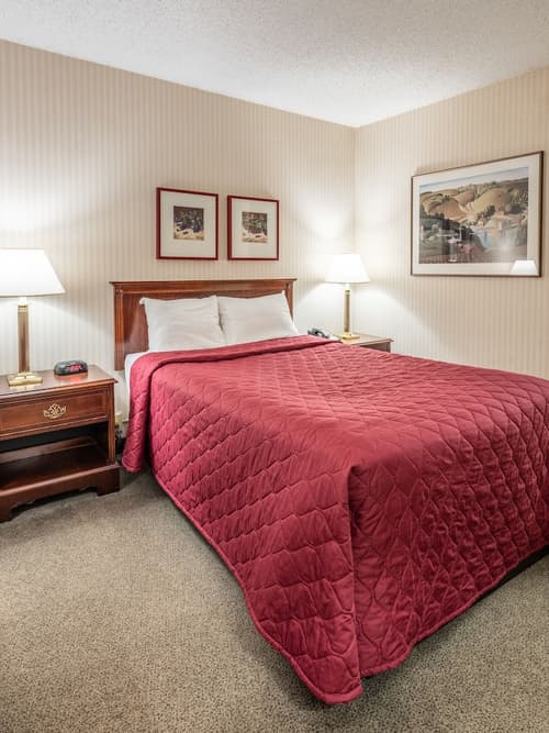 University Place Hotel & Conference Center, Room