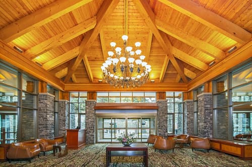 Royal Canadian Lodge, Lobby