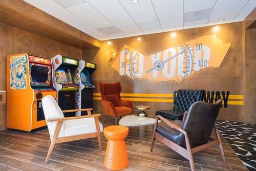 The Rambler, Primary image