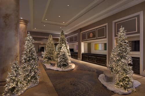 Fairmont Dallas, Lobby