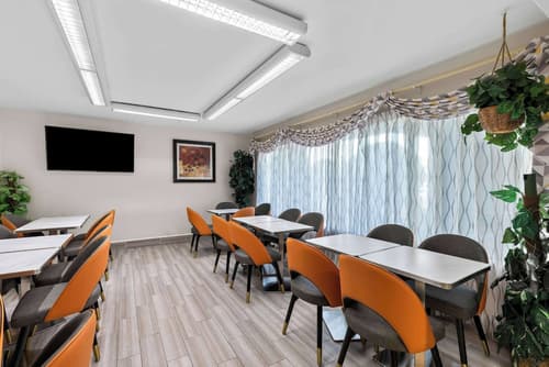 Quality Inn Atlanta Northlake, Breakfast area