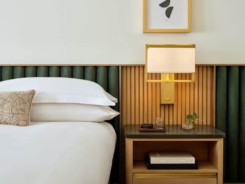 70 Park Avenue, Room