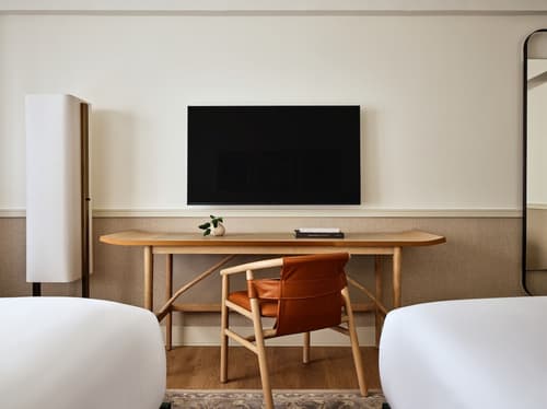 70 Park Avenue, Room