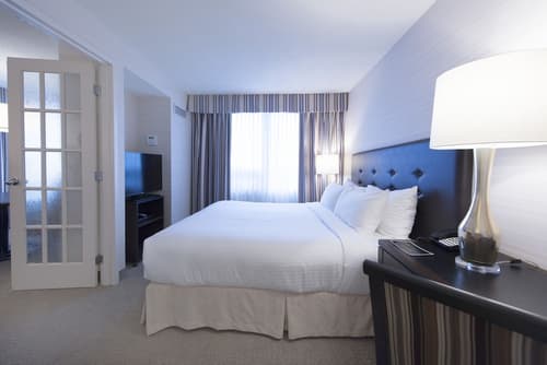 Cambridge Suites Toronto, Room