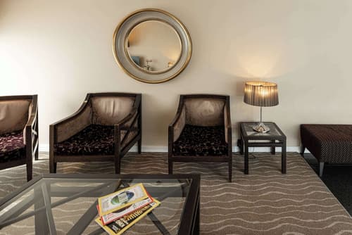 Gresham Belson Hotel, Lobby