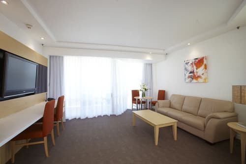 The Ville Resort - Casino, Room